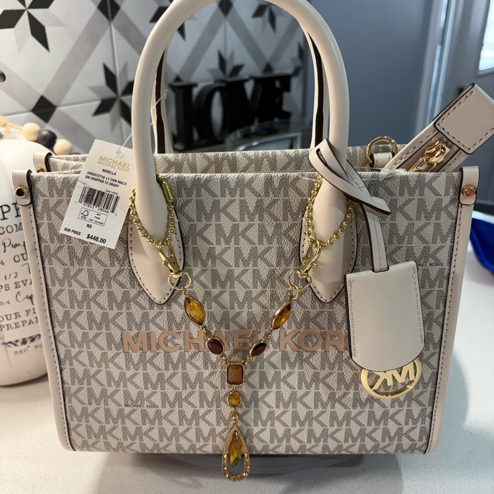 Michael Kors Beige Signature Tote Bag NWT & added accessory
